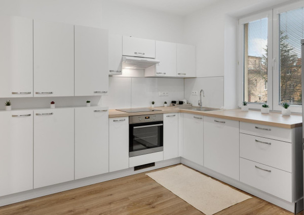 Na prenájom 2,5-izbový byt na Odborárskej ulici v Novom Meste