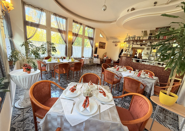 REZERVOVANÉ-Obchodný priestor – Kancelária  – Reštaurácia - Petržalka, Šustekova ulica