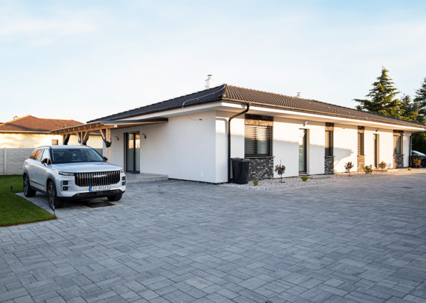 BOSEN | PRENÁJOM 3-izbový byt v rodinnom dome - Veľké Dvorníky