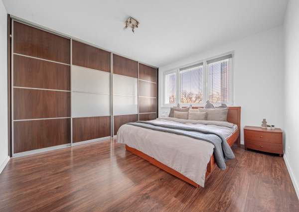 BOSEN | REZERVOVANÉ Zrekonštruovaný 3-izbový byt s lodžiou a pivnicou – Petržalka