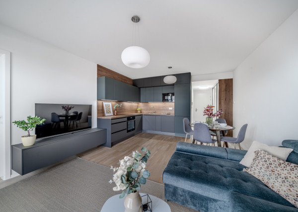 PREDANÉ! Moderný byt s veľkým šatníkom a balkónom