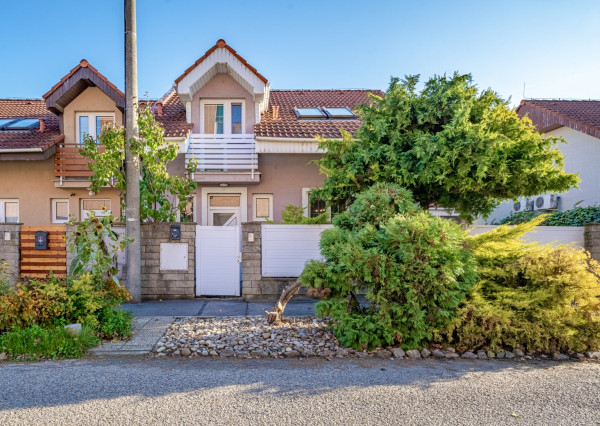 REZERVOVANÉ - BOSEN | Rodinný 4-izbový dom s garážou, Podunajské Biskupice, 195 m²