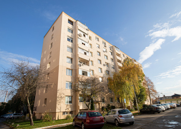 REZERVOVANÉ | Zariadený 3 izbový byt, Neratovické nám., Dunajská Streda