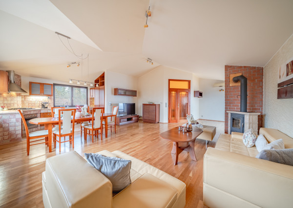 BOSEN | Priestranný 4-izbový byt 140 m² s 40 m² terasou – Hradný kopec, panoramatický výhľad