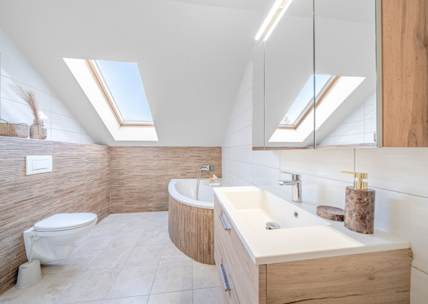 PREDANÉ BOSEN |Útulný 3-izb. byt s balkónom a parkovaním