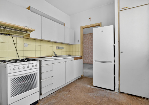 BOSEN | 4 izbový byt, pôvodný stav, Dúbravka,  80,39 m2