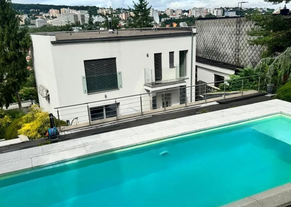Prenájom nadštandardného 5-izbového rodinného domu s bazénom
