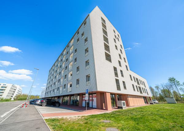 Flexibilný obchodný priestor s terasou v Ružinove - Moruše