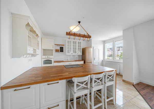 BOSEN | Priestranný 5-izbový byt s ateliérom a strešnou terasou, 160 m²