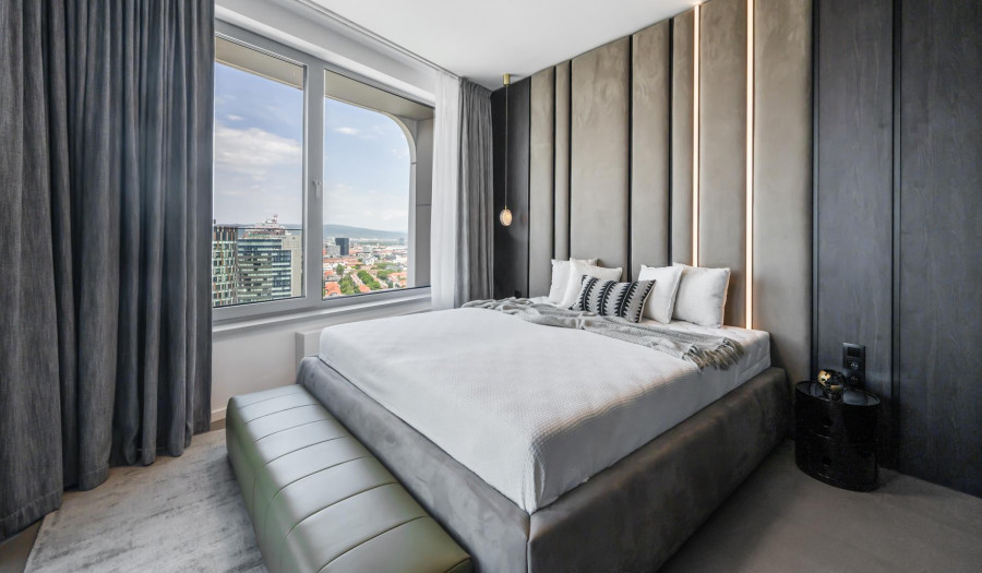 BOSEN | Kompletne zariadený 3-izb.byt v projekte Sky Park, 26.poschodie, Čulenova, 93m2