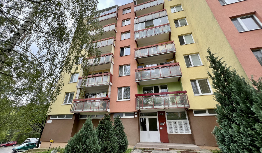 BOSEN | 3i byt na predaj v pôvodnom stave Trenčín