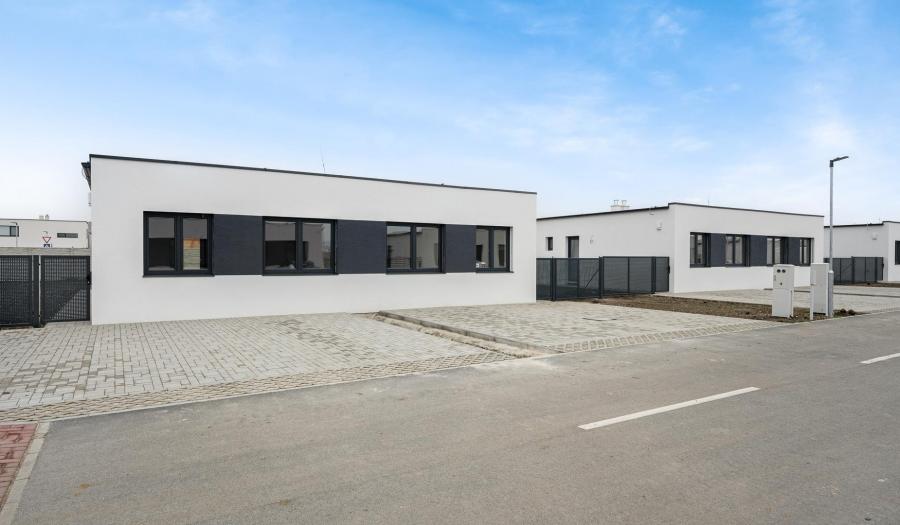 BOSEN | Moderný 3izb Rodinný dvojdom so záhradkou v štandarde
