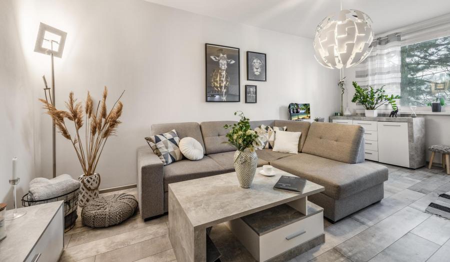 REZERVOVANÉ - BOSEN |  Útulný 2 izbový byt, Dúbravka, ulica Galbavého, 40 m2