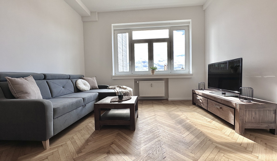 BOSEN | Prenájom 2 - izbový byt s výhľadom na  hrad, 49 m2, Špitálska ulica, Bratislava - m.č. Staré Mesto