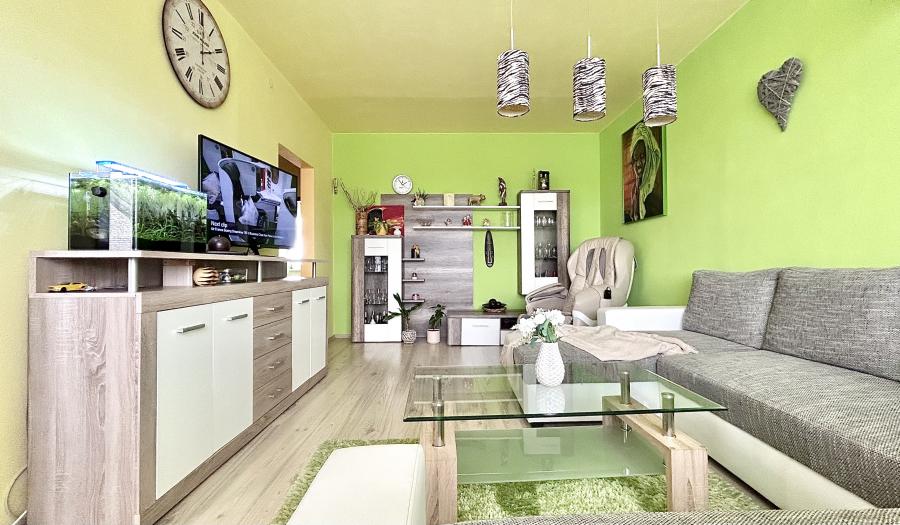 BOSEN | Na predaj čiastočne zariadený 4 izbový byt s loggiou, Fiľakovo, 82,52m2.