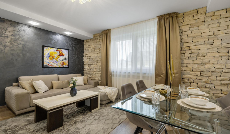 BOSEN | Nadštandardný 4 izbový rodinný dom s troma garážami a veľkým pozemkom, Topoľníky