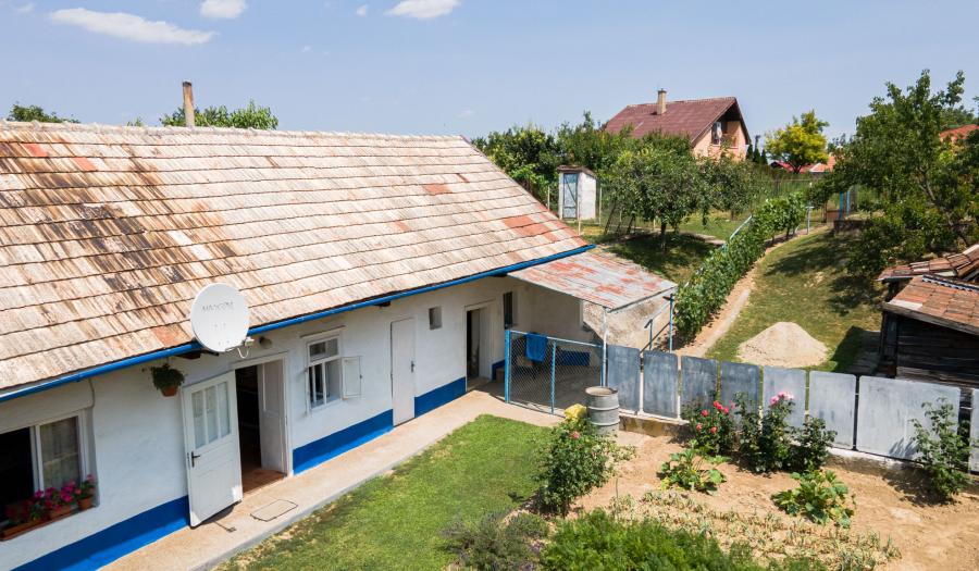 BOSEN | 100 ročný gazdovský dom v obci Radava