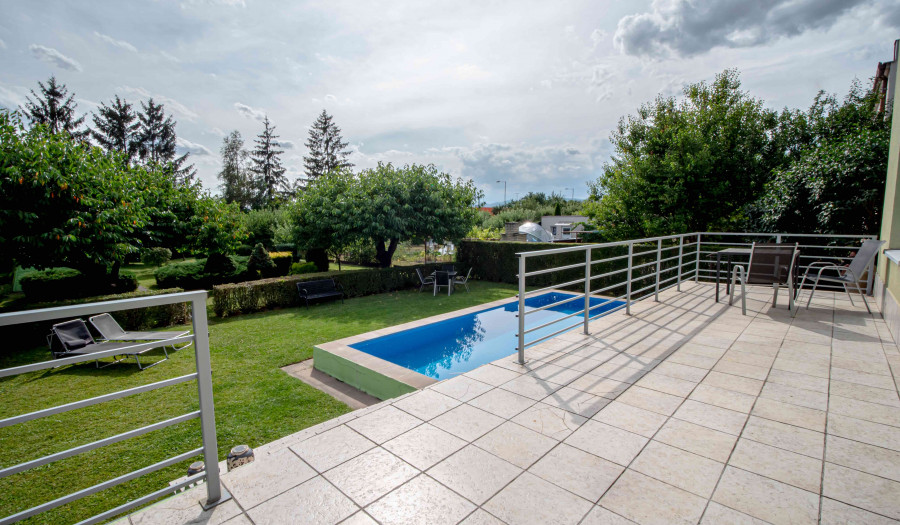 BOSEN | Rodinný dom s bazénom v centre mesta Trenčín