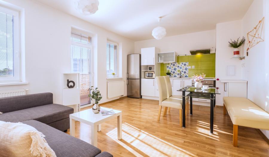 BOSEN | 2 izbový zariadený byt so zaskleným balkónom, M. R. Štefánika, Most pri Bratislave, 52 m2