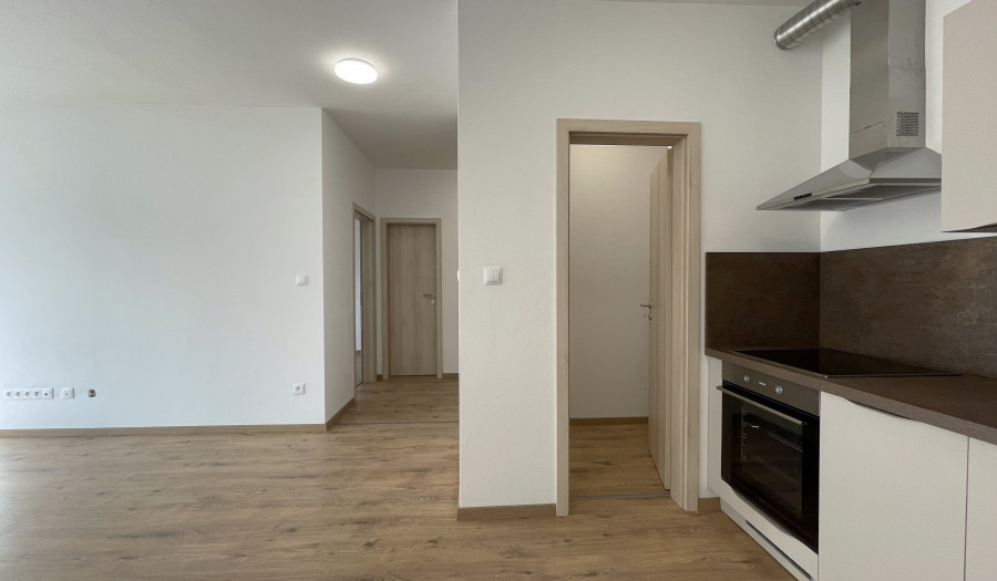 BOSEN | Prenájom 2 izbový byt s parkovacím státím a kobkou, RÍNOK RAČA, 64 m2