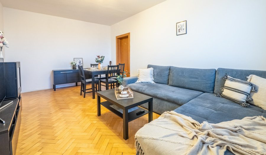 BOSEN | Prenájom klimatizovaný 2 izbový byt s balkónom, ulica Sputniková, Bratislava - m.č. Ružinov