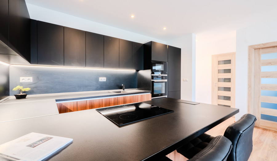 BOSEN | Novostavba kompletne zariadeného 3 izbového rodinného domu s výbornou dostupnosťou do Bratislavy, 242m2