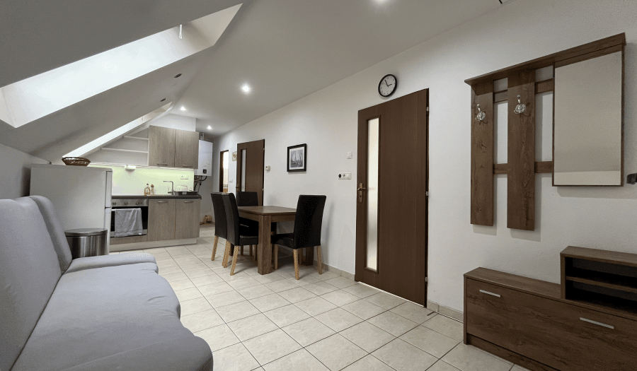 BOSEN | Na prenájom 2 izbový byt s garážou v tichej časti mesta Malacky