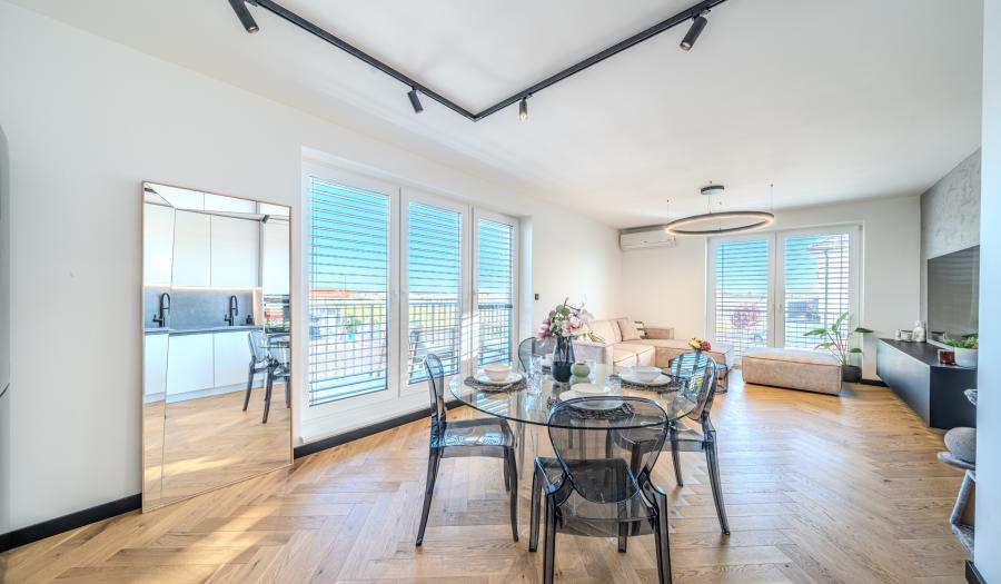 BOSEN | 4-room apartment in a new building with a terrace and its own garage, Malinovo, 103 m2