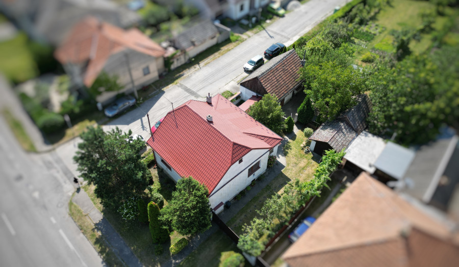 REZERVOVANÉ - BOSEN | Rodinný dom s dvomi garážami, Kúty, Štefánikova, na pozemku 990 m2