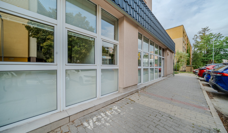 BOSEN | Predaj obchodného priestoru 177 m2, Višňová ul., Bratislava - Nové Mesto