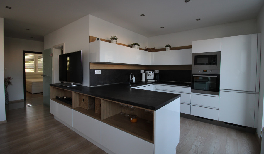 BOSEN | 3 izbový byt s terasou, Školské Námestie, Rohožník