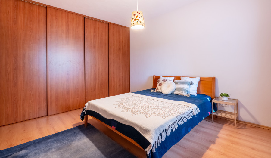 BOSEN | PRENÁJOM 2 izbový petfriendly byt s lodžiou, v pokojnej časti Ružinova