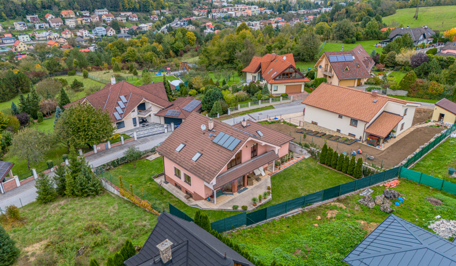 BOSEN | ZNÍŹENÁ CENA -  Rodinný dom s pozemkom 924 m2