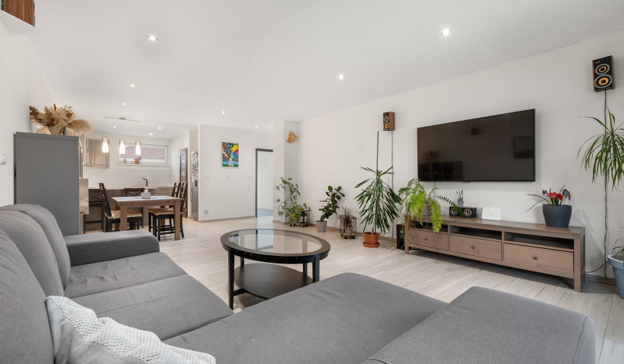 BOSEN | REZERVOVANÉ - Priestranná novostavba 4 izbového rodinného domu v obci Závod