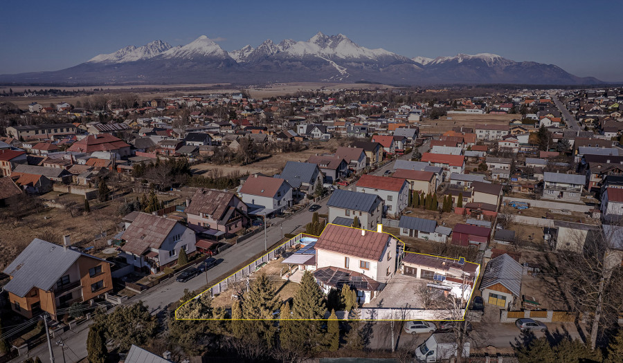 BOSEN | Rodinný dom s dvoma bytovými jednotkami REZERVOVANÉ