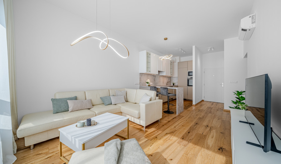 BOSEN | Zariadený 2-izbový klimatizovaný byt s balkónom v novostavbe Kesselbauer - Námestie 1. mája, 54 m²
