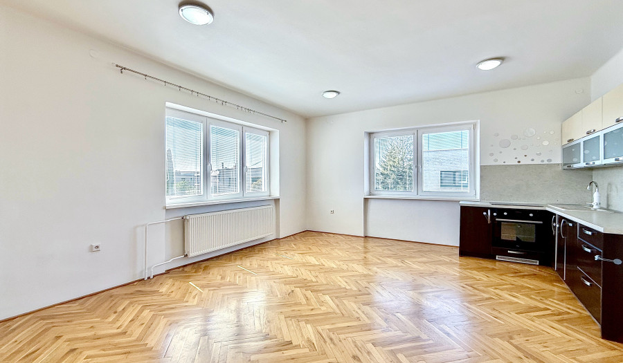 BOSEN | Prenájom rodinného domu, Lučenec, 130m2