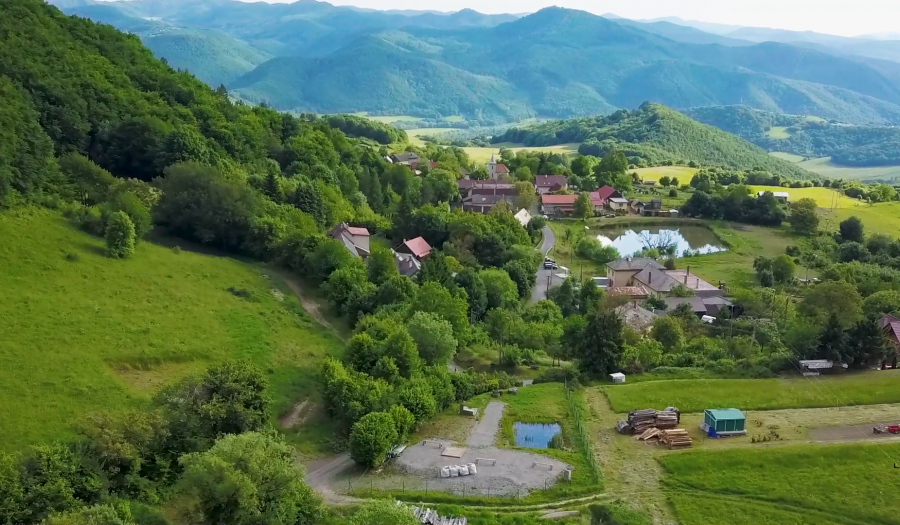 BOSEN | Pozemok s IS a stavebným povolením na rodinný dom.