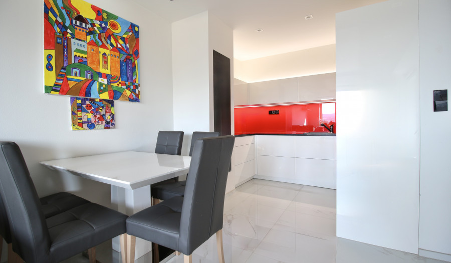BOSEN | Zariadený, veľkometrážny 3 izbový byt, 2x loggia, garážové státie, 82m2, Trenčín - I. Olbrachta
