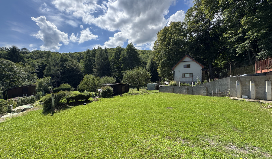 BOSEN | Na predaj pozemok v krásnom prostredí, 1071 m2 - Mníchova Lehota
