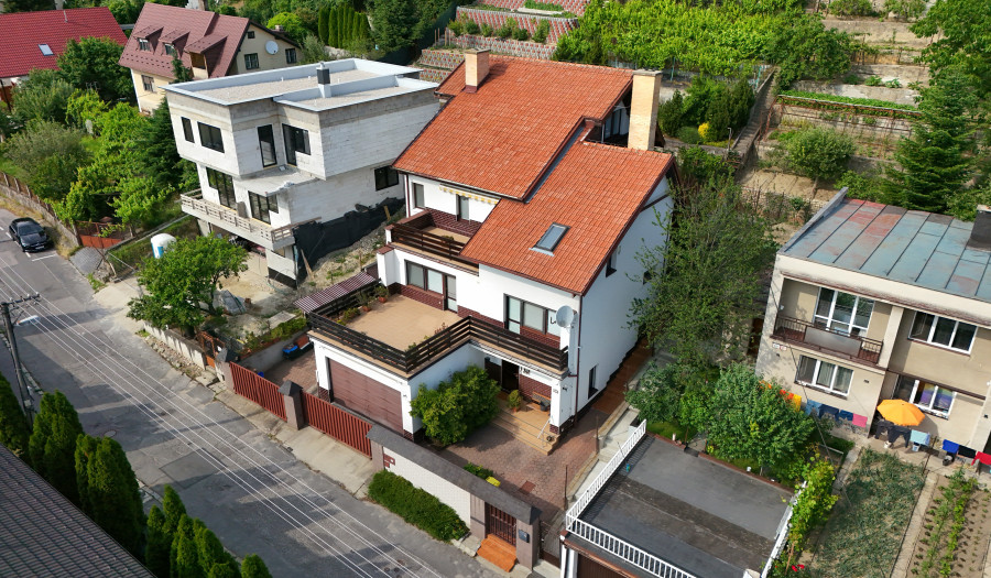 BOSEN | 6 izbový rodinný dom s vinohradom, 889 m2, Líščie údolie
