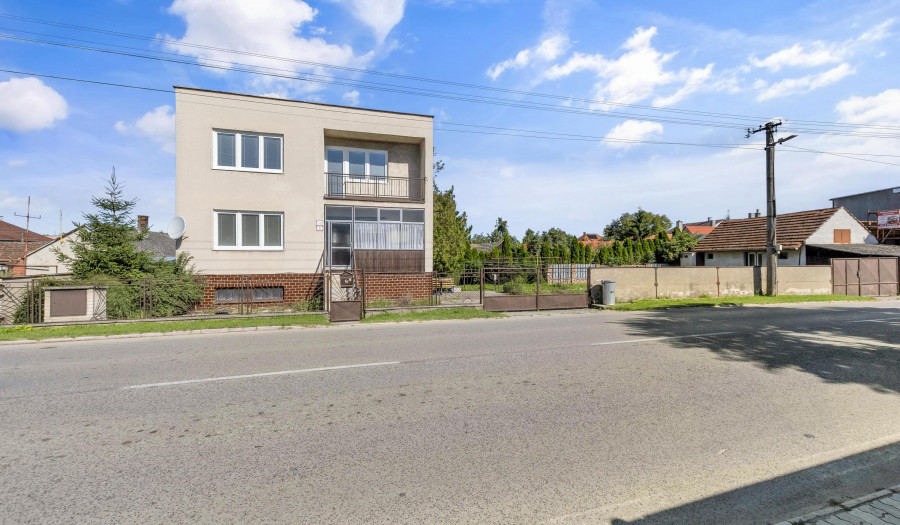 BOSEN | 4 izbový rodinný dom z 80 rokov, pozemok 666m2