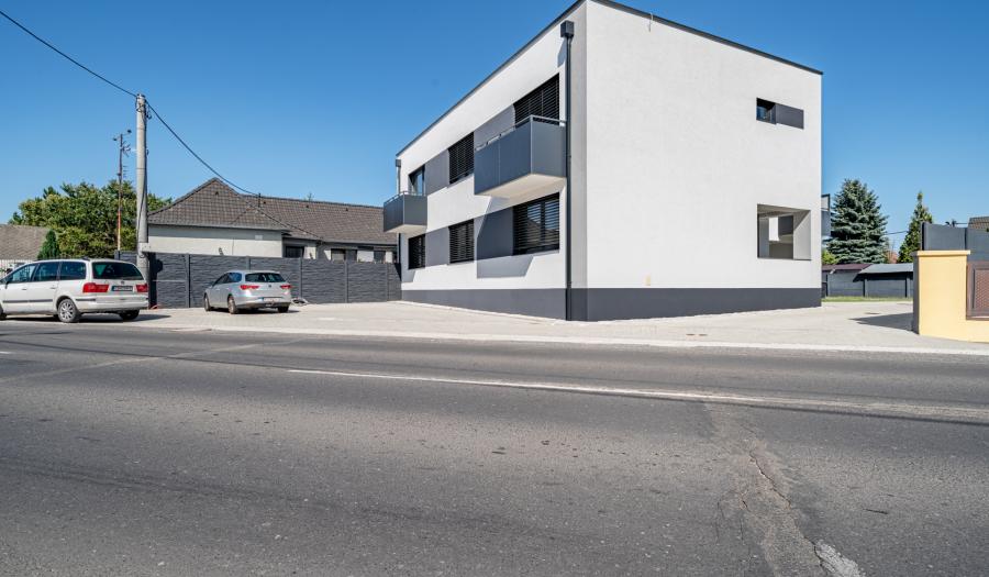 BOSEN | 4 izb. byt v trojdome 100 m2, Zlaté Klasy