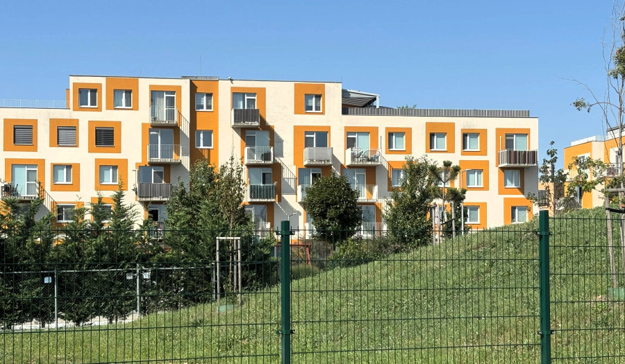 LOYALTERS | Predaj 2 izbového bytu s parkovaním a pivnicou v cene!