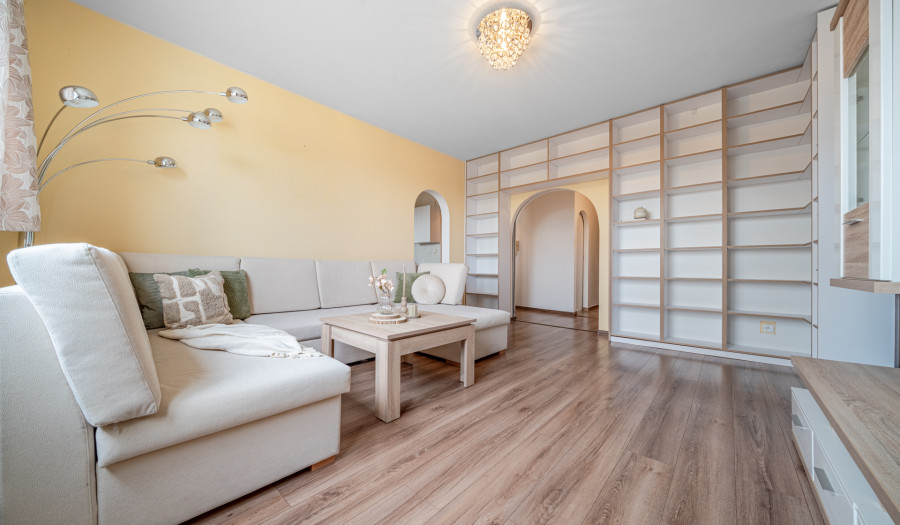 BOSEN | Ihneď voľný 4-izb. byt s logiou vo Vrakuni