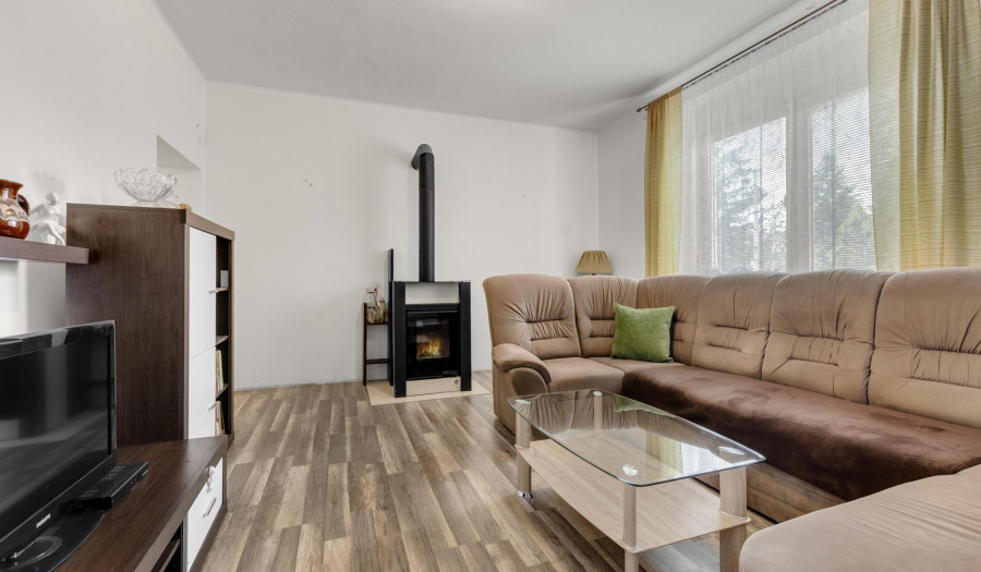 BOSEN | Na predaj 3 izbový rodinný dom s veľkorysým pozemkom v obci Studienka