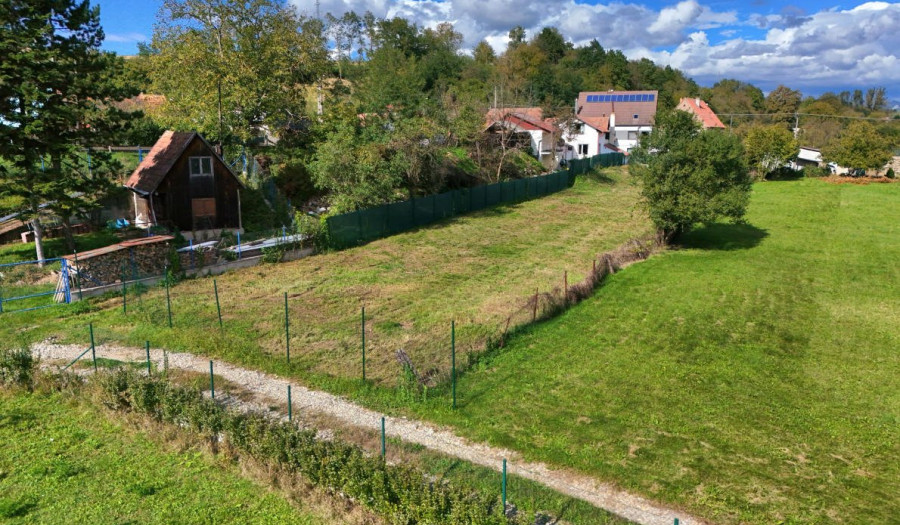 BOSEN | Stavebný pozemok 1509 m2 - Skalka nad Váhom