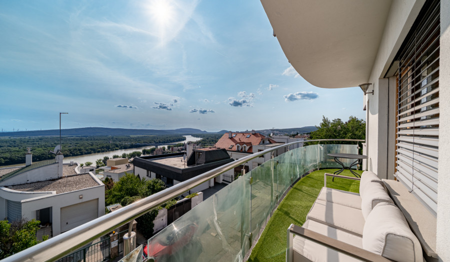 BOSEN | Priestranný 5-i. byt s terasou a výhľadom na Dunaj | Staré mesto – Radvanská ulica