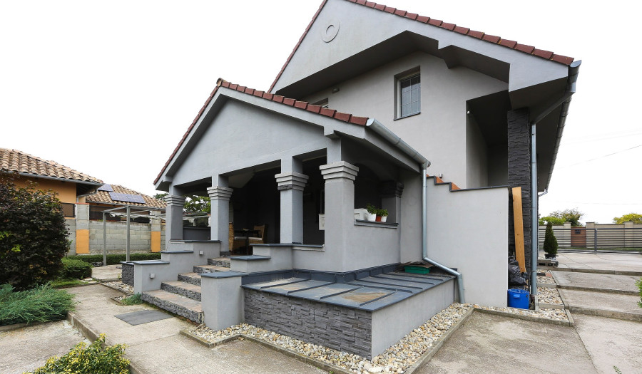 BOSEN | Na predaj krásne zrekonštruovaný 3-izbový rodinný dom
