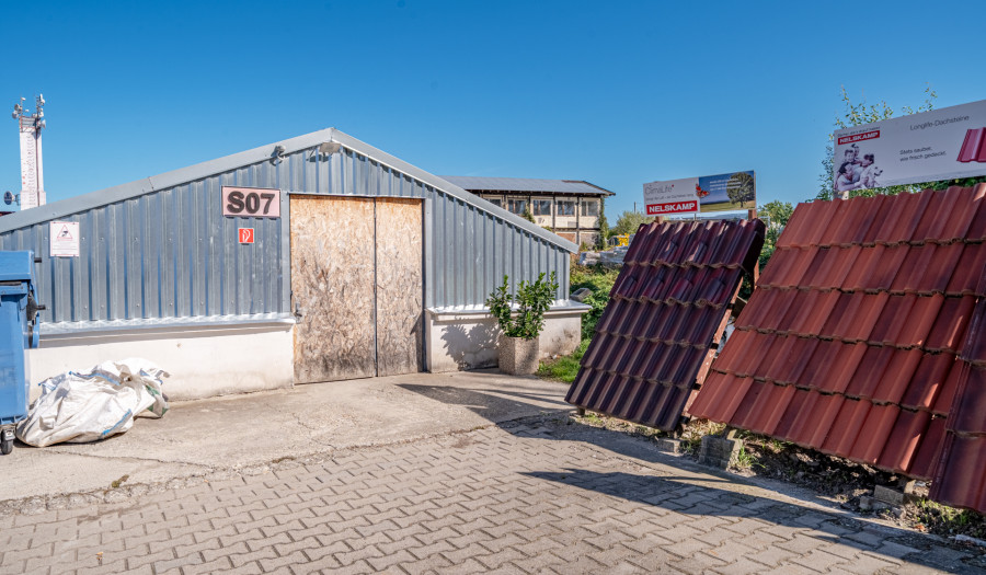 BOSEN | Warehouse Hall 334 m², Parking, Záhorská Bystrica